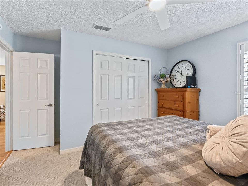 For Sale: $329,900 (2 beds, 2 baths, 1146 Square Feet)