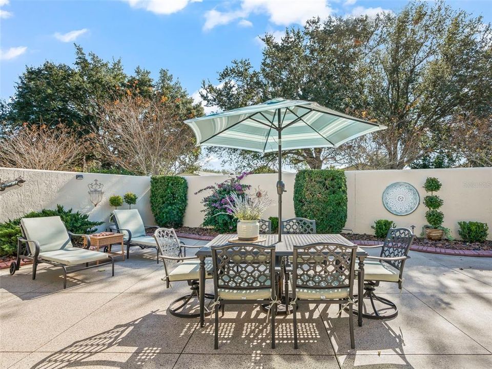 For Sale: $329,900 (2 beds, 2 baths, 1146 Square Feet)