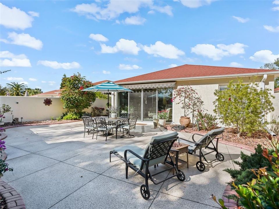 For Sale: $329,900 (2 beds, 2 baths, 1146 Square Feet)