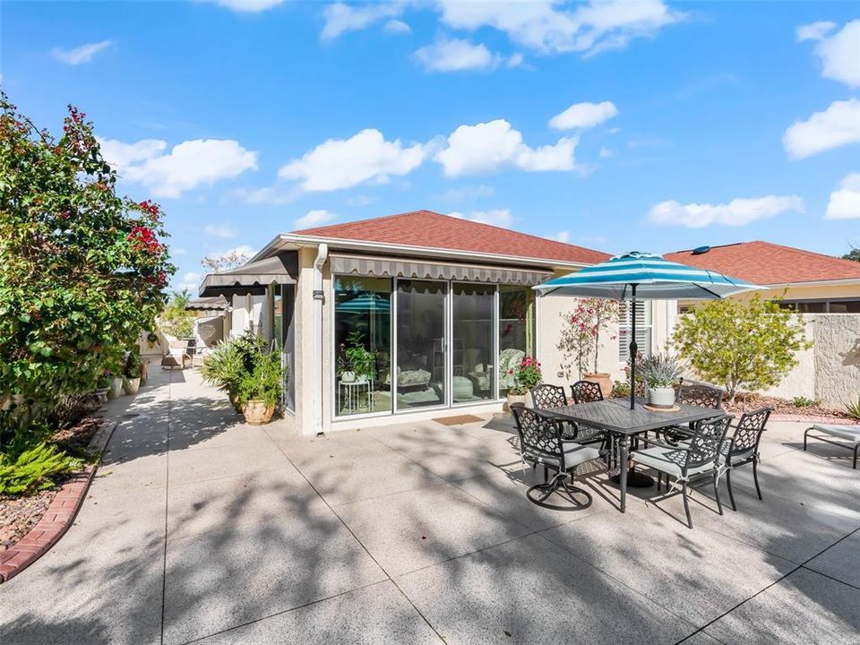 For Sale: $329,900 (2 beds, 2 baths, 1146 Square Feet)