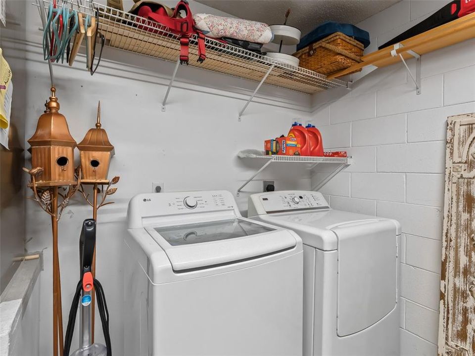 For Sale: $329,900 (2 beds, 2 baths, 1146 Square Feet)