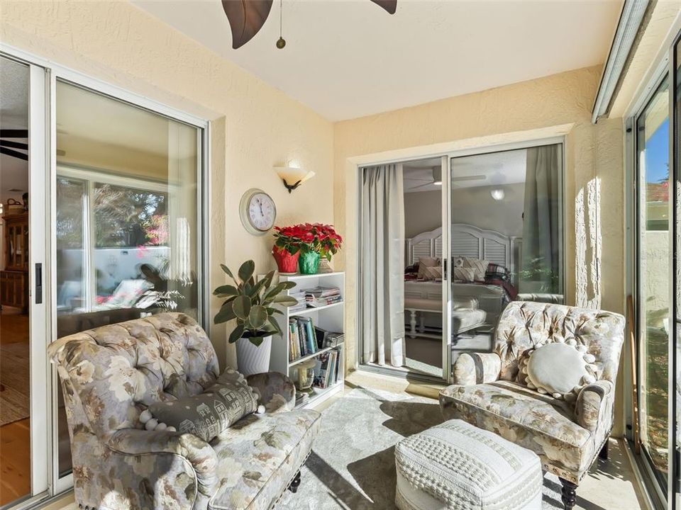 For Sale: $329,900 (2 beds, 2 baths, 1146 Square Feet)