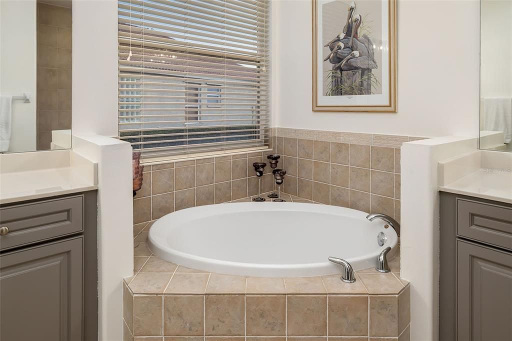 待售: $660,000 (3 贝兹, 2 浴室, 1998 平方英尺)