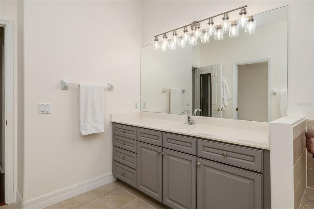 待售: $660,000 (3 贝兹, 2 浴室, 1998 平方英尺)