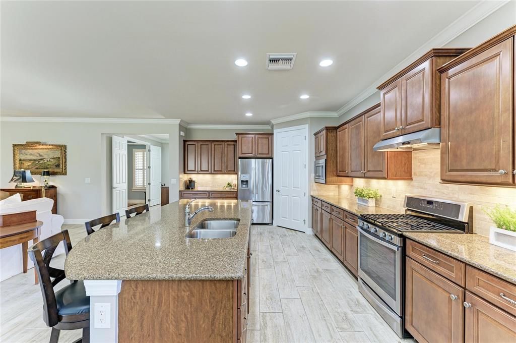 待售: $835,000 (3 贝兹, 3 浴室, 2511 平方英尺)