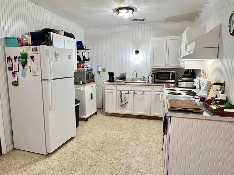 На продажу: $195,000 (3 спален, 1 ванн, 948 Квадратных фут)