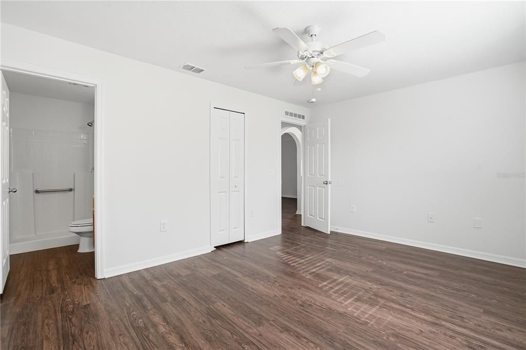 For Sale: $329,900 (4 beds, 3 baths, 2201 Square Feet)