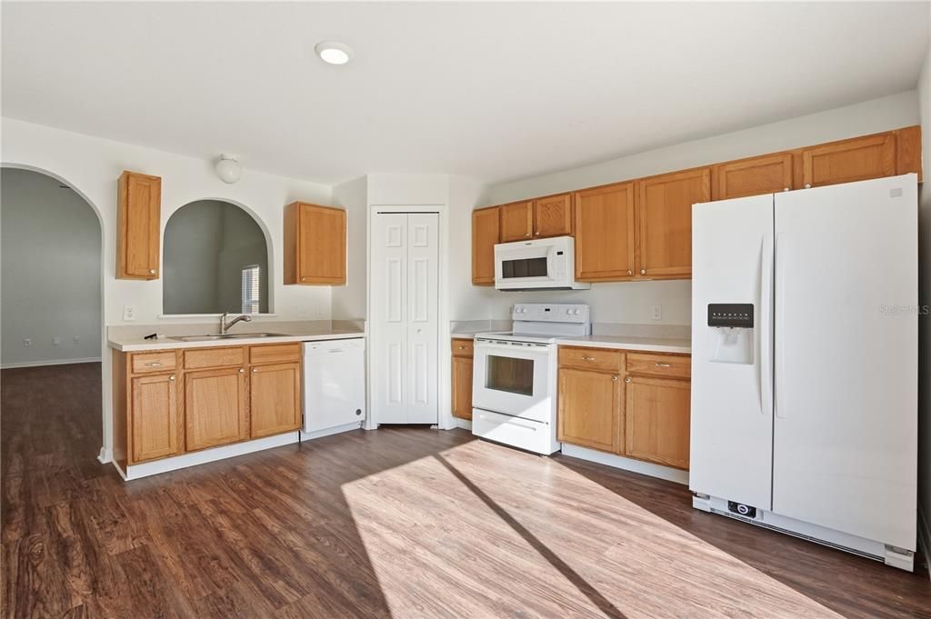 For Sale: $329,900 (4 beds, 3 baths, 2201 Square Feet)