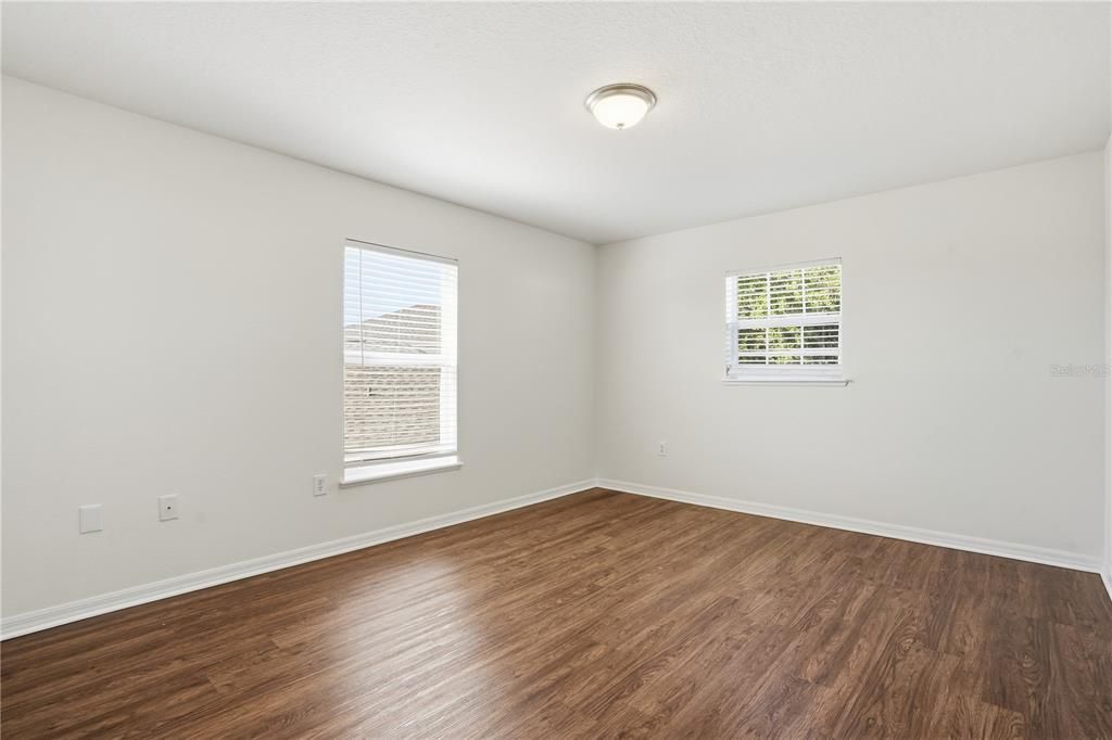 For Sale: $329,900 (4 beds, 3 baths, 2201 Square Feet)