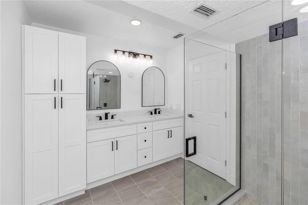 En Venta: $435,000 (4 camas, 2 baños, 1808 Pies cuadrados)