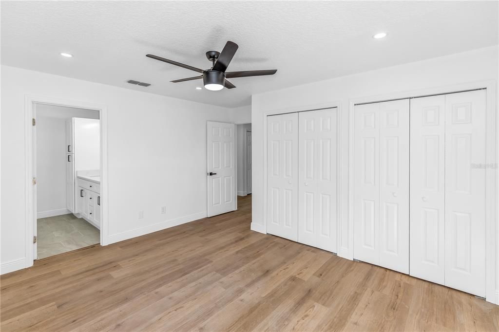 En Venta: $435,000 (4 camas, 2 baños, 1808 Pies cuadrados)