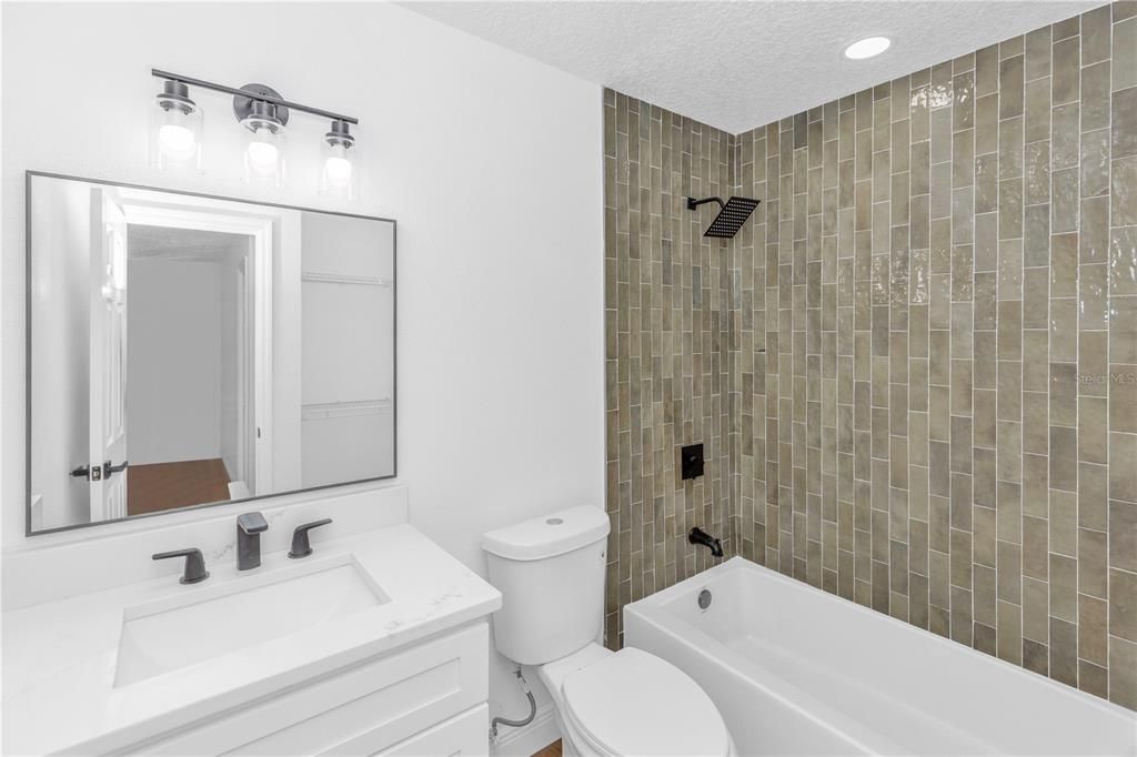 En Venta: $435,000 (4 camas, 2 baños, 1808 Pies cuadrados)