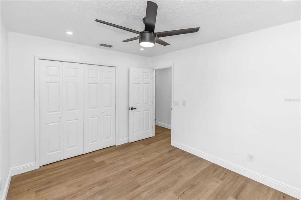 En Venta: $435,000 (4 camas, 2 baños, 1808 Pies cuadrados)