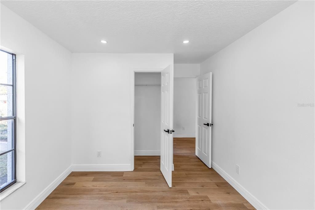 En Venta: $435,000 (4 camas, 2 baños, 1808 Pies cuadrados)