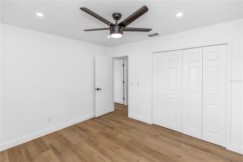 En Venta: $435,000 (4 camas, 2 baños, 1808 Pies cuadrados)