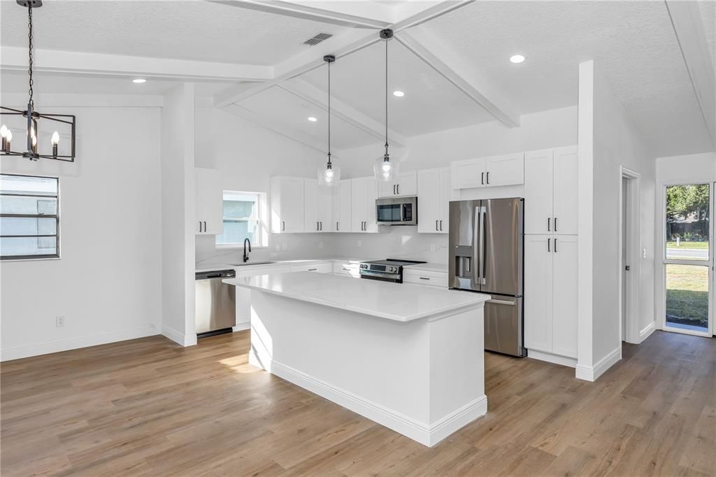 En Venta: $435,000 (4 camas, 2 baños, 1808 Pies cuadrados)