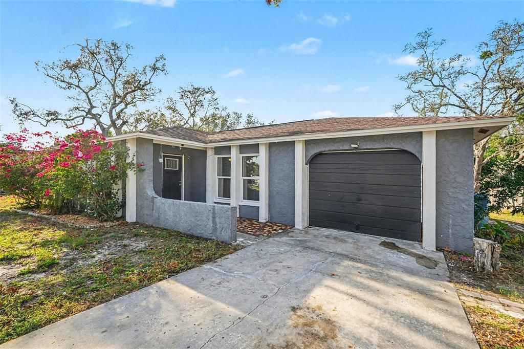 For Sale: $250,000 (2 beds, 1 baths, 1180 Square Feet)