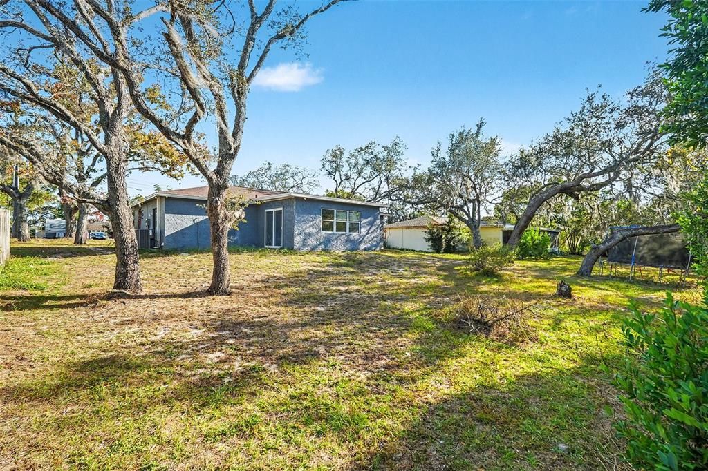 For Sale: $250,000 (2 beds, 1 baths, 1180 Square Feet)