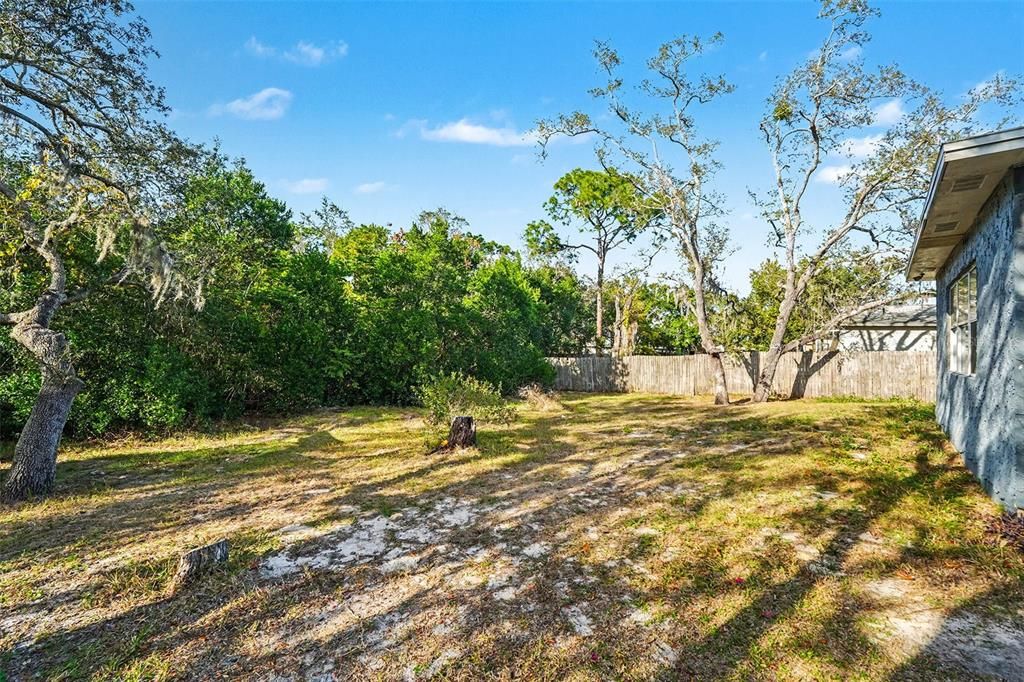 For Sale: $250,000 (2 beds, 1 baths, 1180 Square Feet)