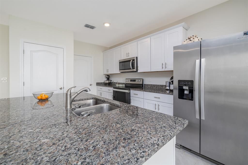 For Sale: $259,900 (2 beds, 2 baths, 1624 Square Feet)