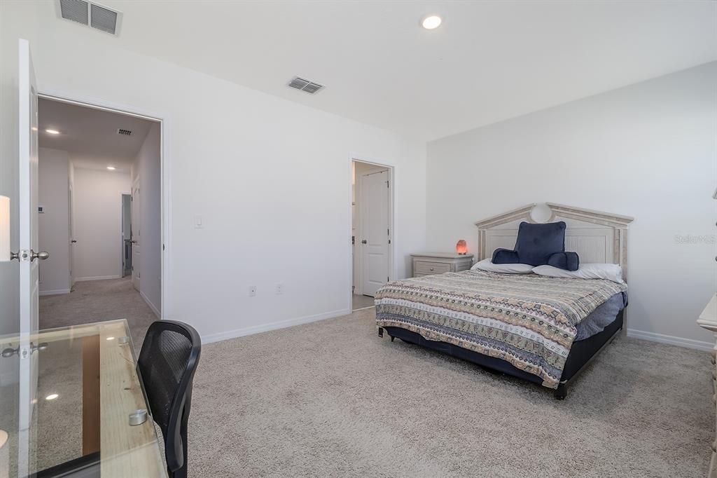 For Sale: $259,900 (2 beds, 2 baths, 1624 Square Feet)