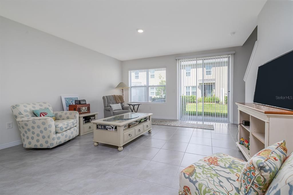 For Sale: $259,900 (2 beds, 2 baths, 1624 Square Feet)