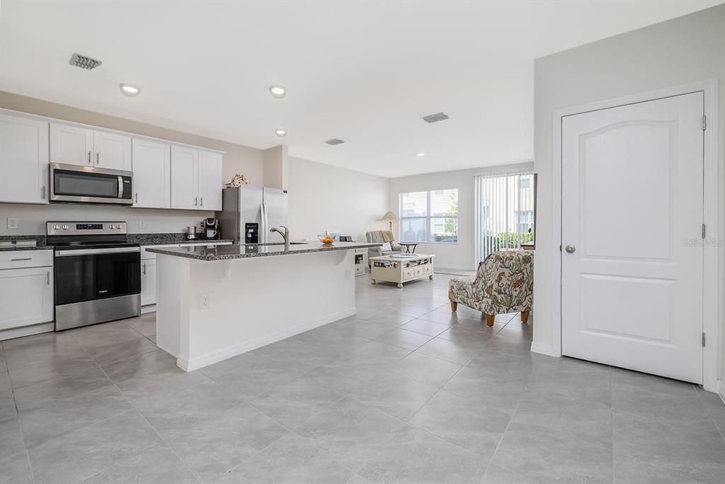 For Sale: $259,900 (2 beds, 2 baths, 1624 Square Feet)