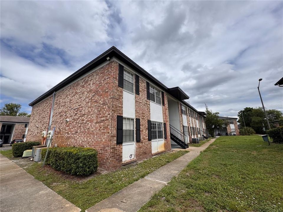 待售: $127,000 (1 贝兹, 1 浴室, 546 平方英尺)