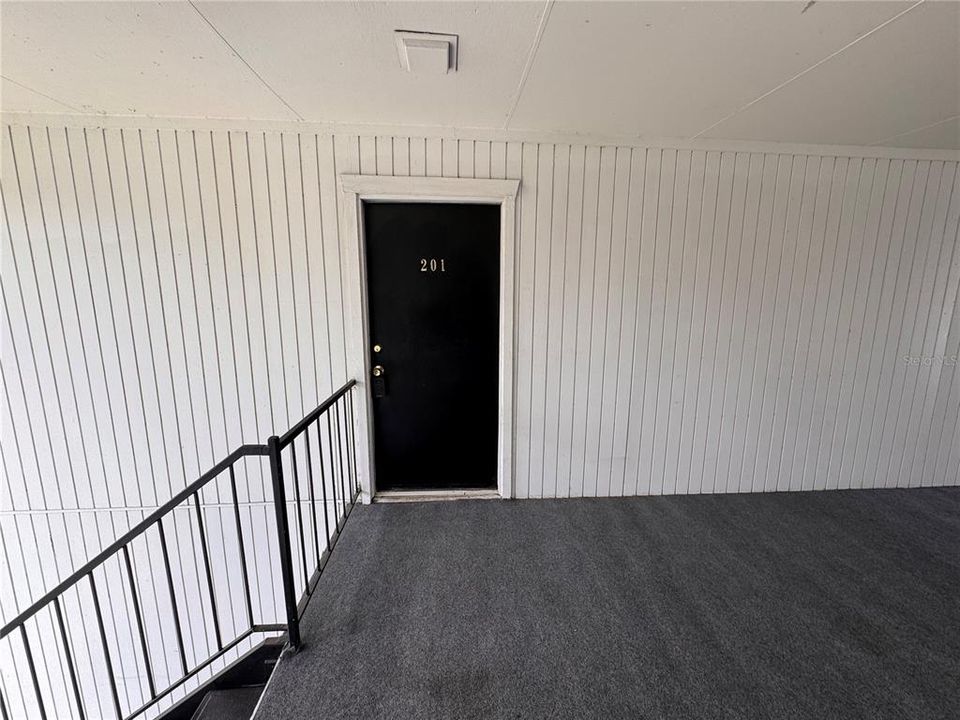 待售: $127,000 (1 贝兹, 1 浴室, 546 平方英尺)