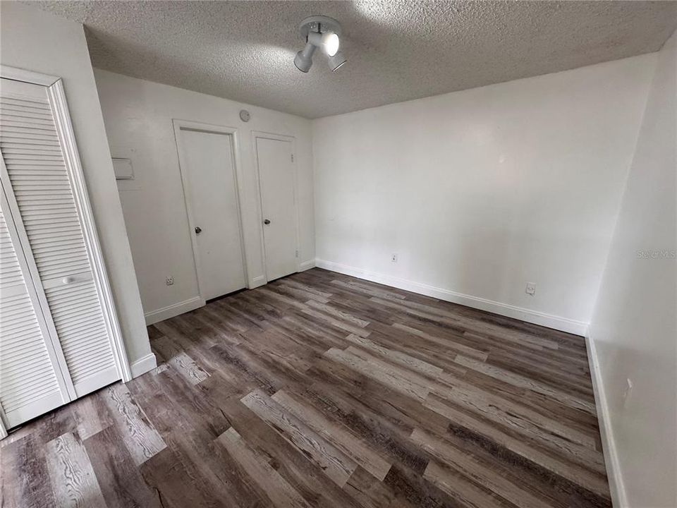 待售: $127,000 (1 贝兹, 1 浴室, 546 平方英尺)