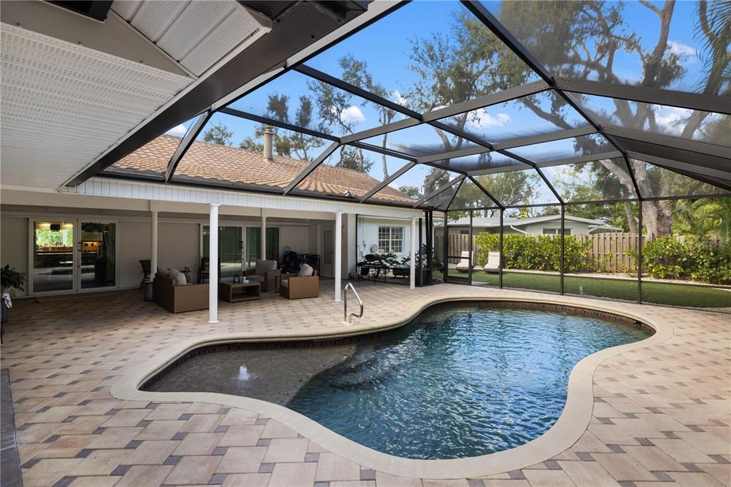 En Venta: $2,490,000 (4 camas, 3 baños, 2696 Pies cuadrados)