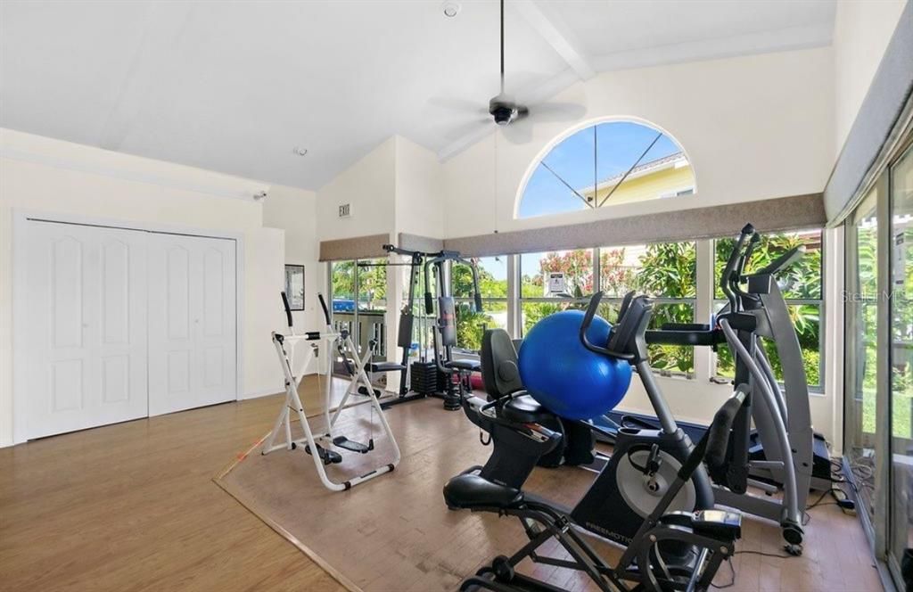 На продажу: $339,000 (2 спален, 2 ванн, 1140 Квадратных фут)