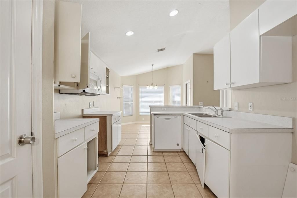 待售: $260,000 (3 贝兹, 2 浴室, 1653 平方英尺)