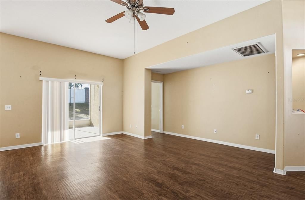 待售: $260,000 (3 贝兹, 2 浴室, 1653 平方英尺)