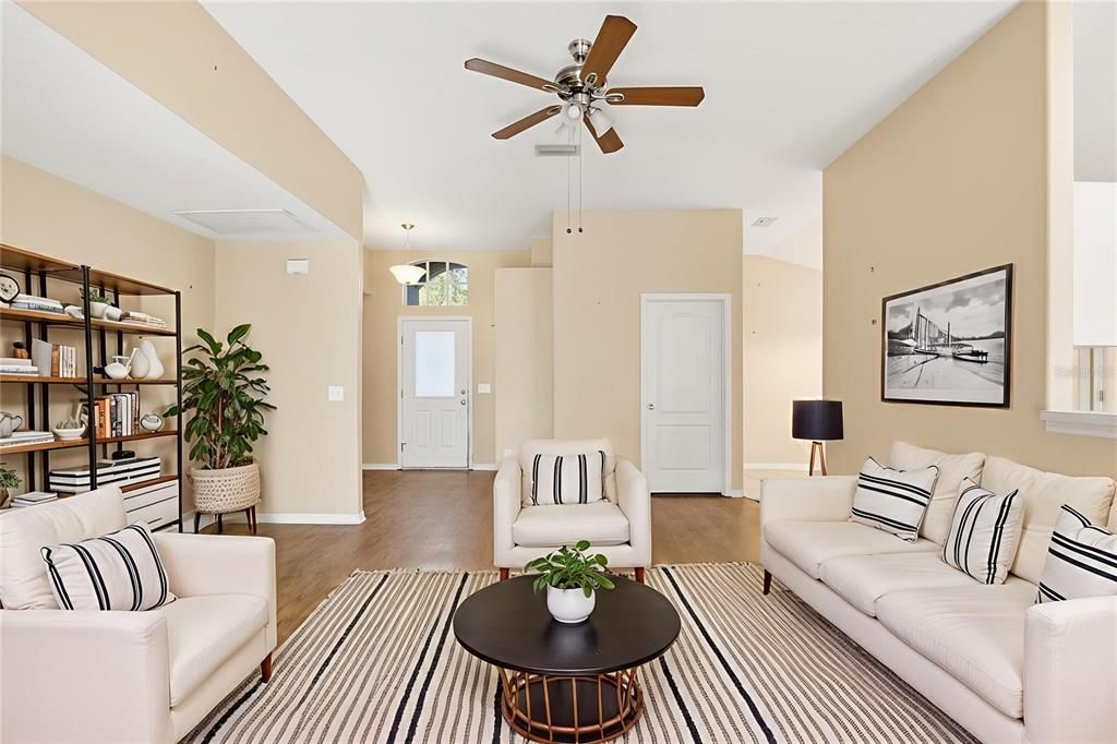 待售: $260,000 (3 贝兹, 2 浴室, 1653 平方英尺)