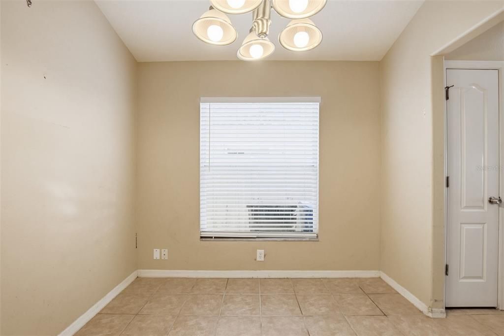 待售: $260,000 (3 贝兹, 2 浴室, 1653 平方英尺)