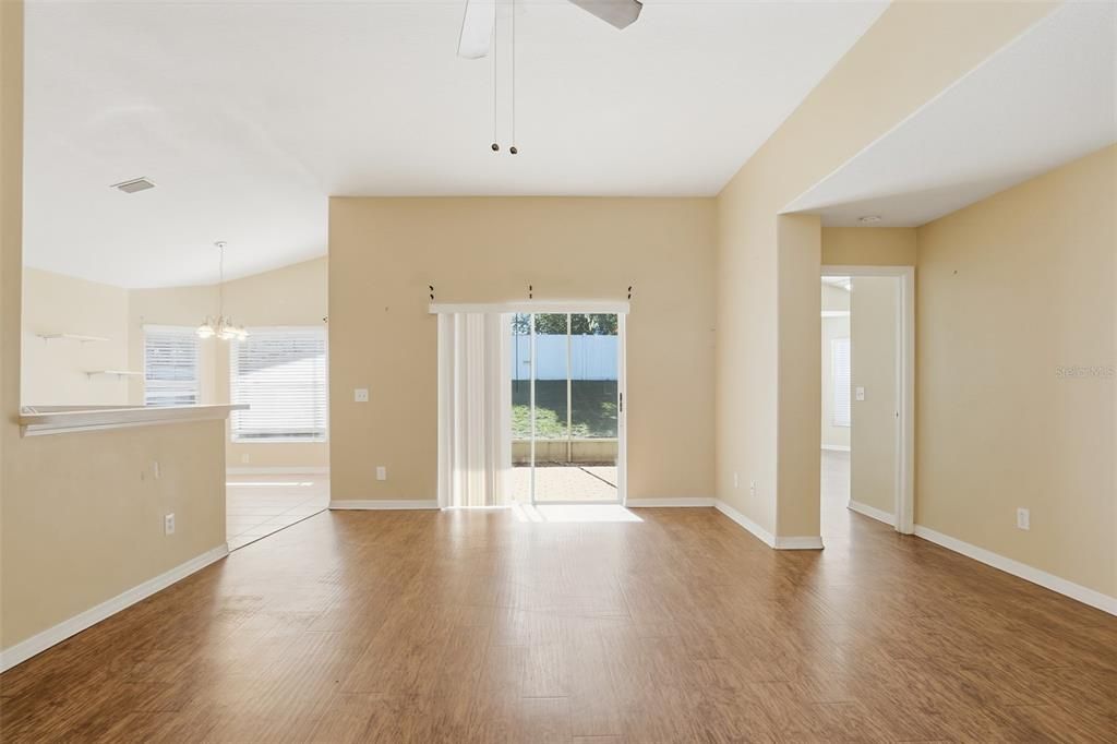 待售: $260,000 (3 贝兹, 2 浴室, 1653 平方英尺)