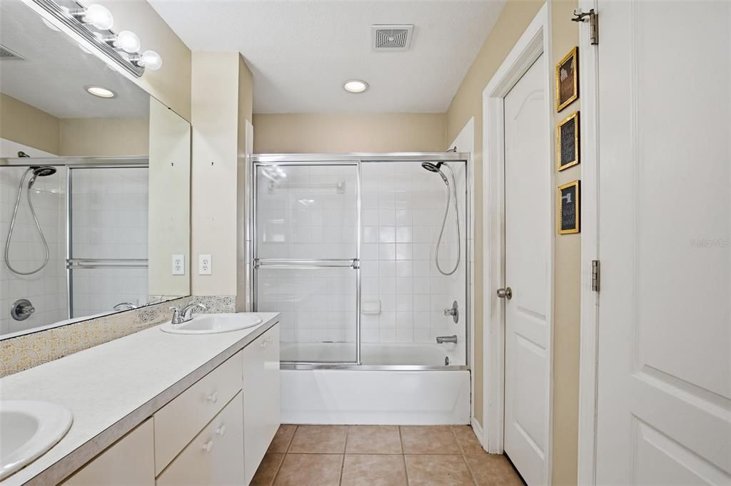 待售: $260,000 (3 贝兹, 2 浴室, 1653 平方英尺)