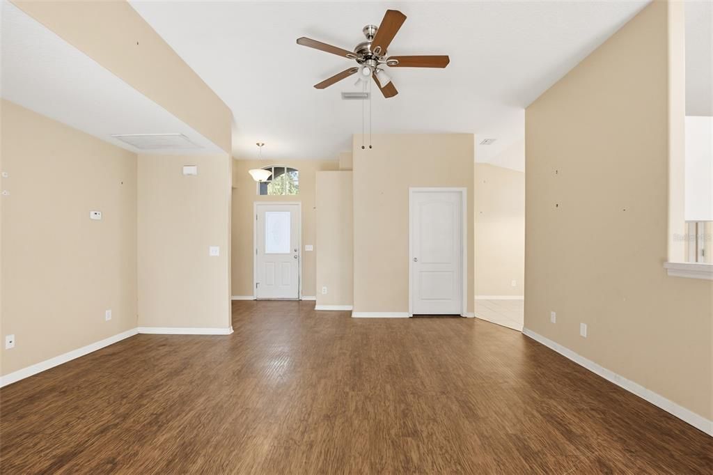 待售: $260,000 (3 贝兹, 2 浴室, 1653 平方英尺)