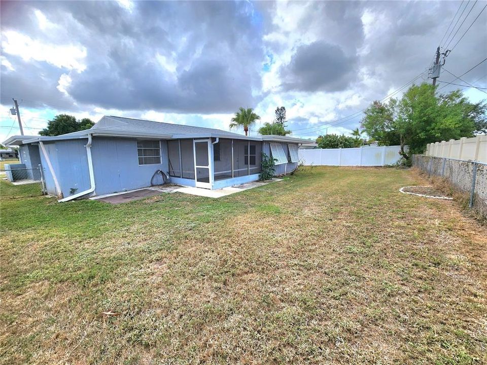 For Sale: $219,000 (3 beds, 2 baths, 1259 Square Feet)