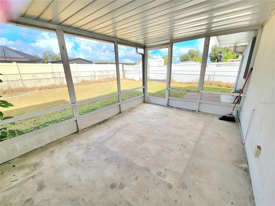 For Sale: $219,000 (3 beds, 2 baths, 1259 Square Feet)