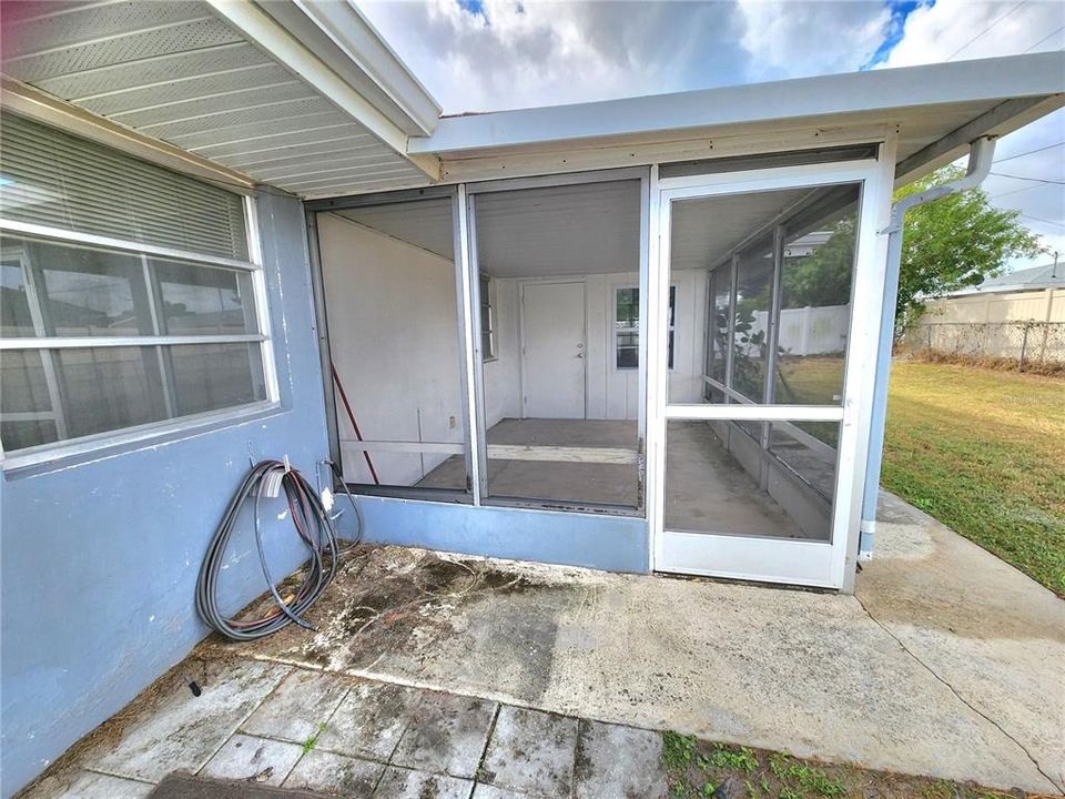 For Sale: $219,000 (3 beds, 2 baths, 1259 Square Feet)