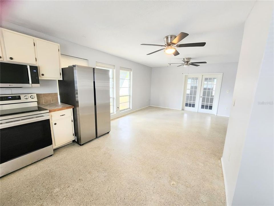 For Sale: $219,000 (3 beds, 2 baths, 1259 Square Feet)