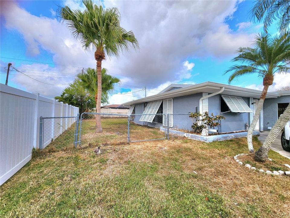 For Sale: $219,000 (3 beds, 2 baths, 1259 Square Feet)