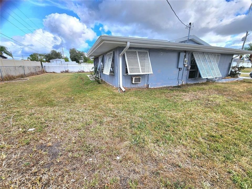 For Sale: $219,000 (3 beds, 2 baths, 1259 Square Feet)