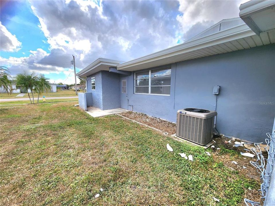 For Sale: $219,000 (3 beds, 2 baths, 1259 Square Feet)