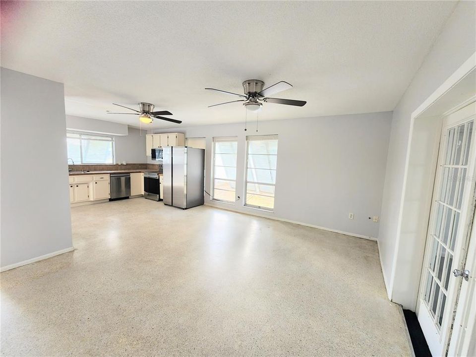 For Sale: $219,000 (3 beds, 2 baths, 1259 Square Feet)