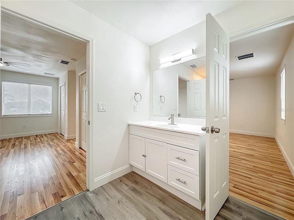 На продажу: $499,900 (6 спален, 4 ванн, 2660 Квадратных фут)