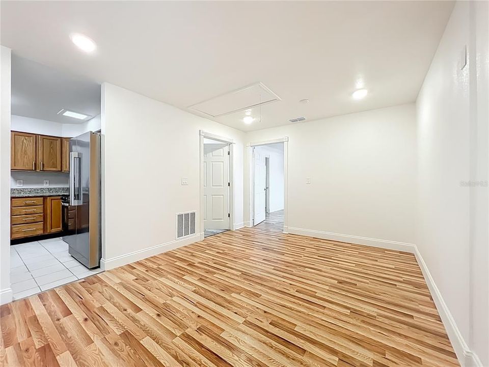 На продажу: $499,900 (6 спален, 4 ванн, 2660 Квадратных фут)