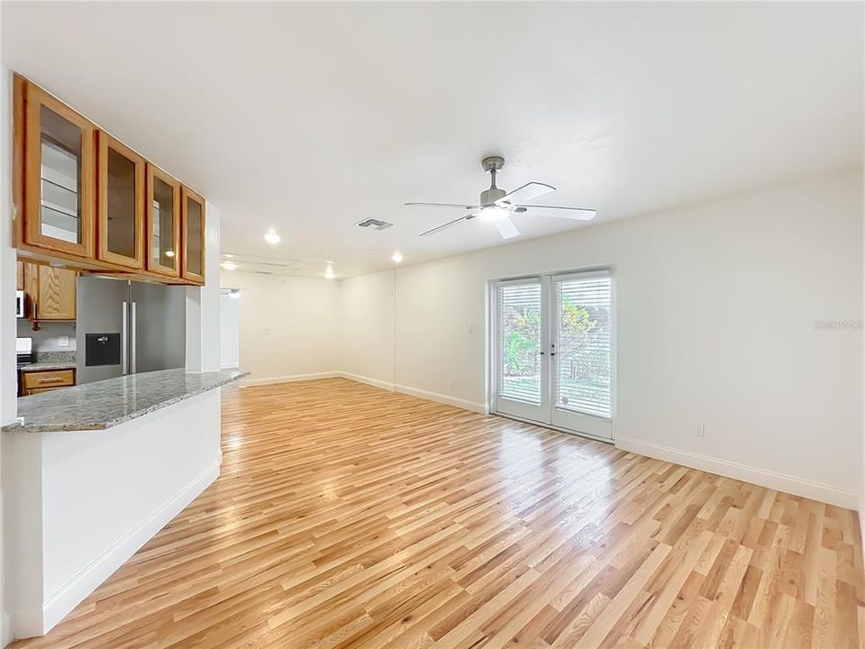 На продажу: $499,900 (6 спален, 4 ванн, 2660 Квадратных фут)